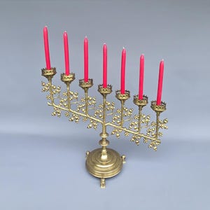 Monumental fransk antik mässingskandelabrar / ljusstake / kyrkljusstake, gotisk stil ++