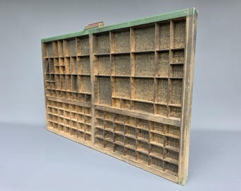 Original vintage wooden printer's drawer / letter box with metal handle ++