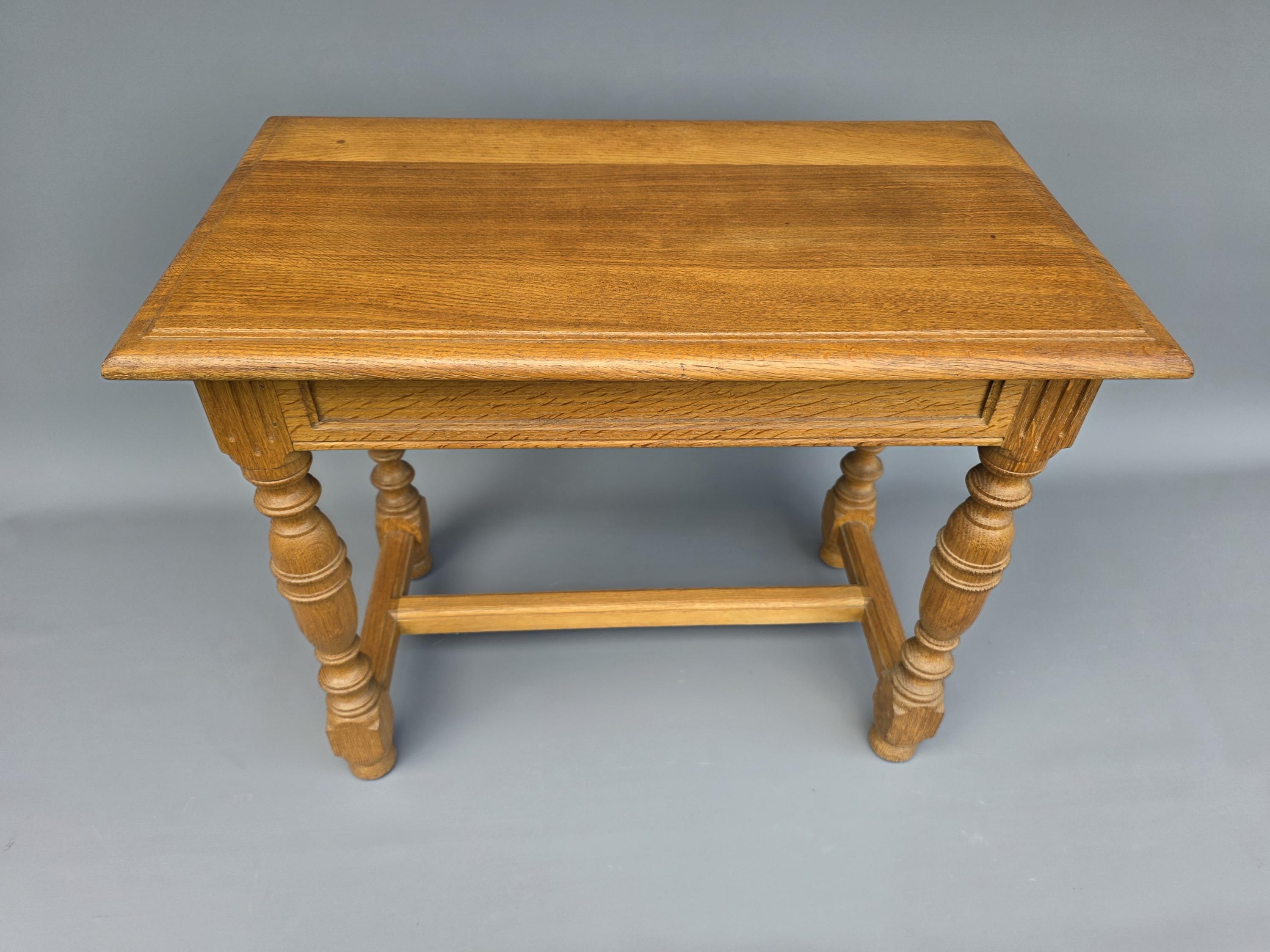 Elegant French Provincial Oak Small Coffee Table / Plant Stand ++