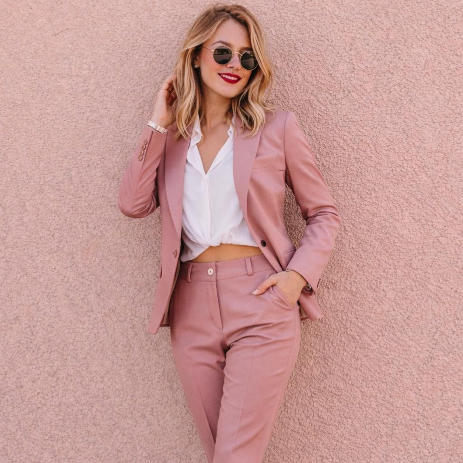 Pink feminine logo