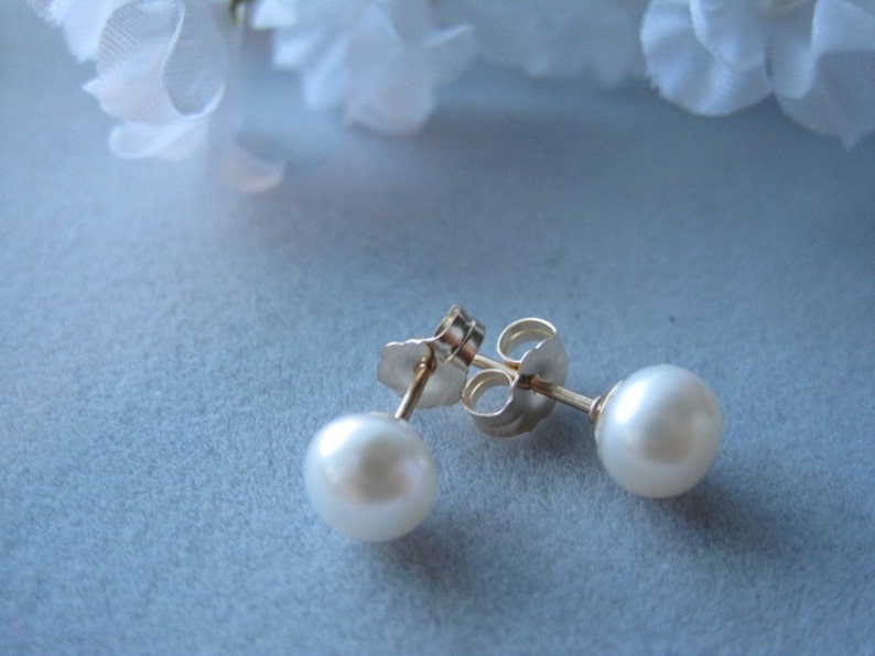 Small Pearl Stud Earrings, Freshwater Cultured Cream Pearl, 14K gold filled, Gift for Bridesmaids, Wedding jewelry image 2