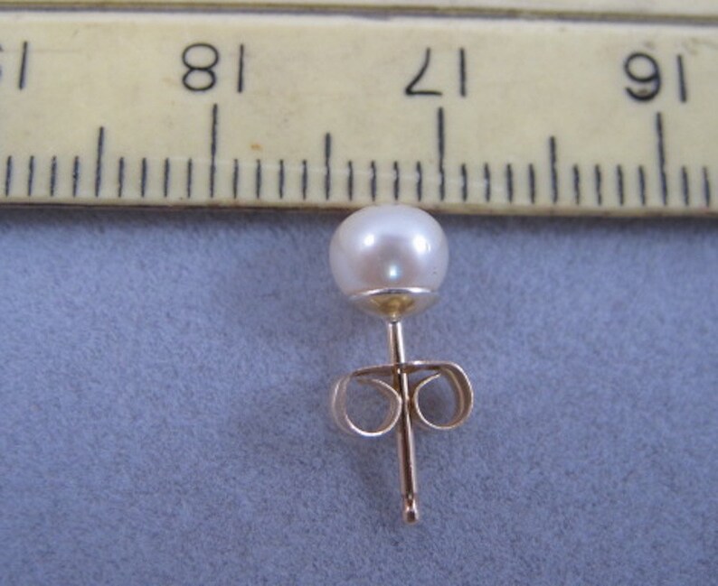 Small Pearl Stud Earrings, Freshwater Cultured Cream Pearl, 14K gold filled, Gift for Bridesmaids, Wedding jewelry image 4