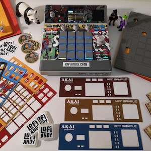 Peut inclure: Panneau en bois rustique avec l'inscription "Welcome to our home" en lettres blanches. Le panneau présente une finition vieillie et un design simple et accueillant, idéal pour la décoration d'entrée.