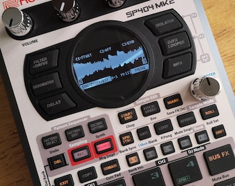 Motyw AKAI MPC-3000, niestandardowa skórka dla samplera Roland SP-404 MK2