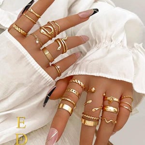 24pcs Rhinestone Ring Set for Women Boho Snake Geometric Stackable Jewelry