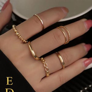 Stapelbarer Goldring Set: Gedrehte Doppelschicht-Moderinge - 6Stk