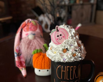 Pink pumpkin mug topper