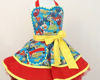 Super Hero Girls Apron: Batgirl, Wonder Woman, Super Girl - Size Medium