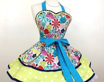 Retro Apron: Garden Pretties Floral Sweetheart Design