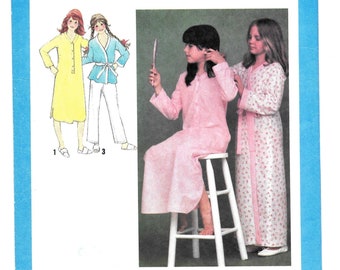 Nightshirt Pattern and Robe Nighty Button Front Shirt-Tail Hem Pajama Pants PJs Sleepwear 1970s Simplicity 9249 Girls Sz 10