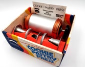 Vintage Mirro Cookie Press Set Spritz Maker w Disks and Pastry Tips in Box w Recipes Instructions 7