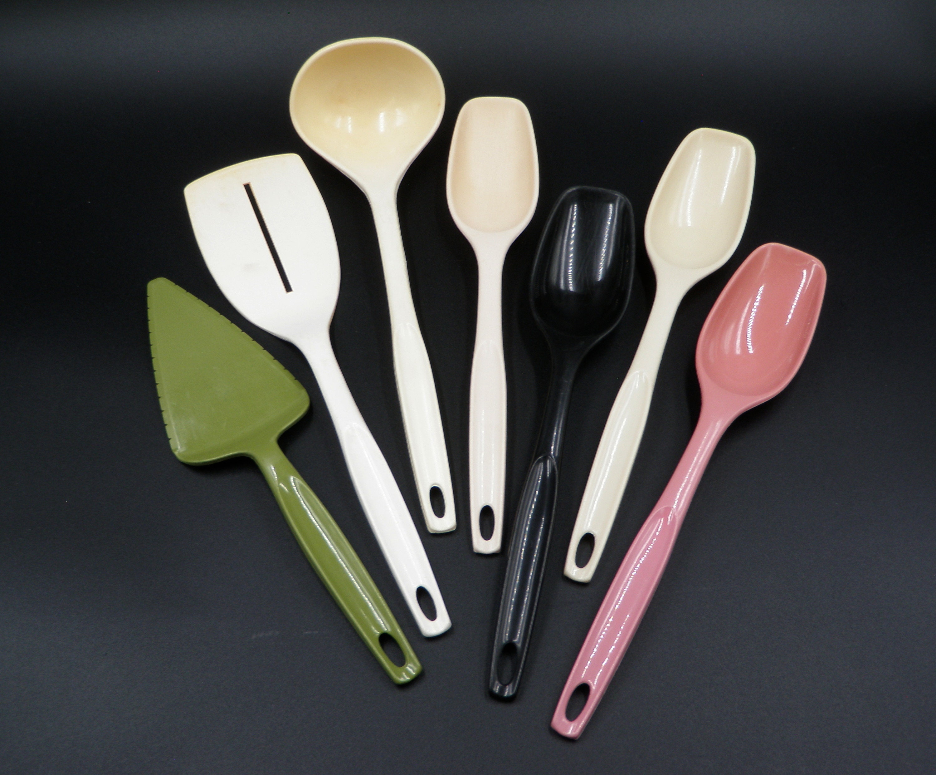 Silicone Slotted Angled Fish Turner Spatula Thin Slotted Egg Spatula  -Heat-Resistant 600F No-Melt Blade/Rubber Handle - Spatula for Cooking or  Baking 
