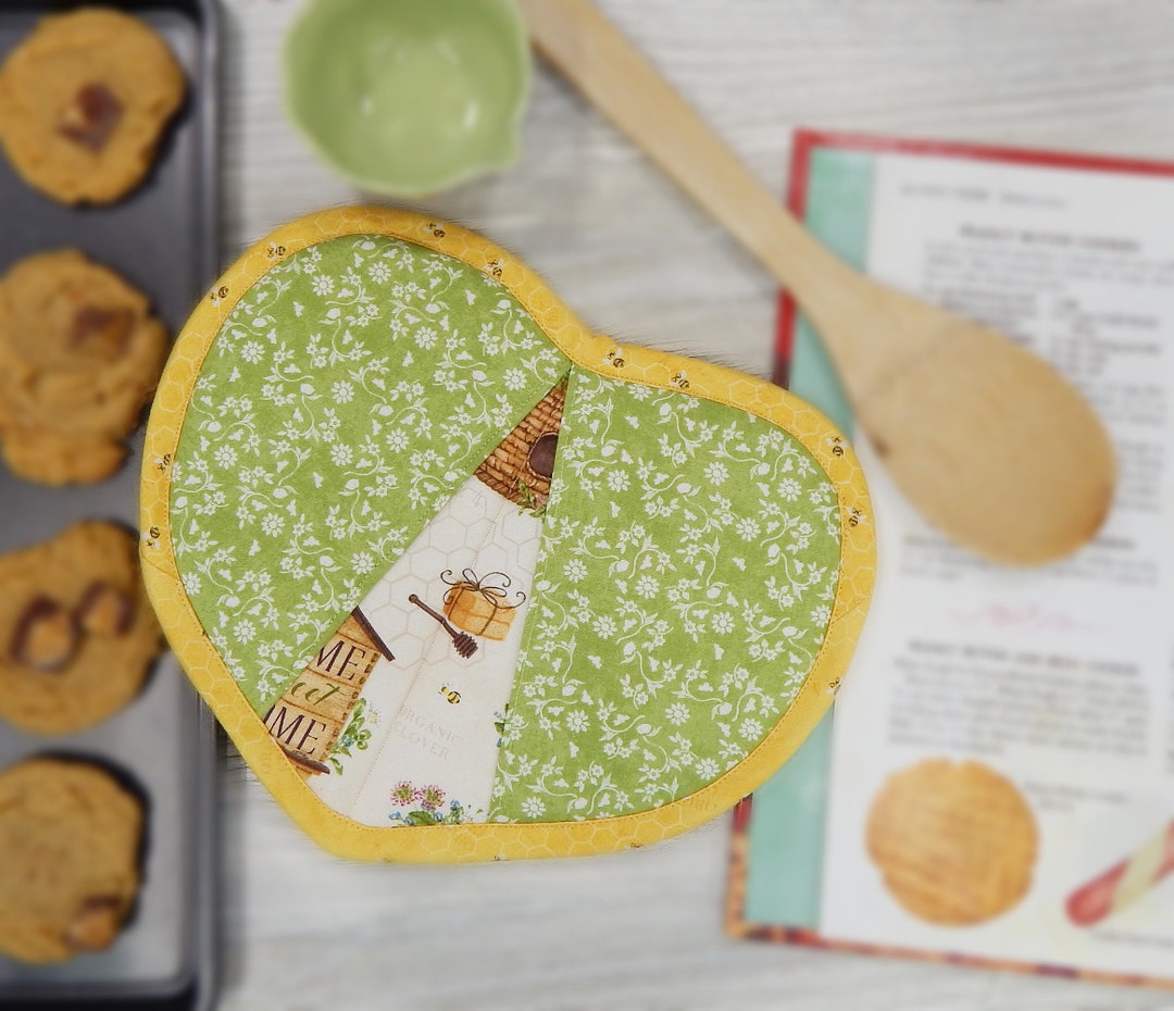 Home Sweet Home Honeybee Heart Potholder Cotton Kitchen Oven Mitt Gift