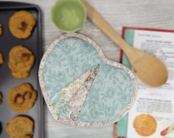 Blue Gray Flower Hear Potholder- Cotton Kitchen Oven Mitt - Gift Idea Under 20 - Cook Fun Hot Mite - Cooking Backing - Handmade Home Decor