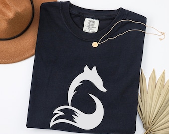 Minimalist Fox Shirt, Comfort Colors Fox Shirt, Aesthetic Animal Shirt, Nature Lover Top, Cute Fox Long Sleeve, Animal Lover Gift