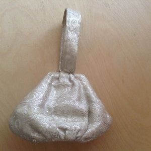 Little Silver Brocade Evening Bag Silver Kiss Lock Purse Wear On Wrist