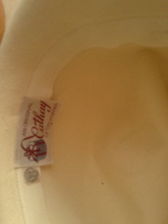 Off White Ladies Hat As Is - image 5