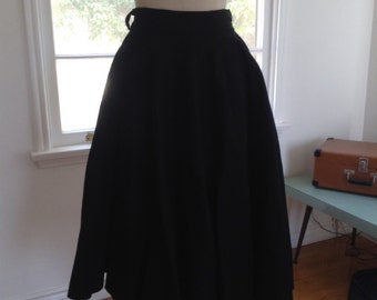 Jet Black Wool Felt Circle Skirt w-28 Medium