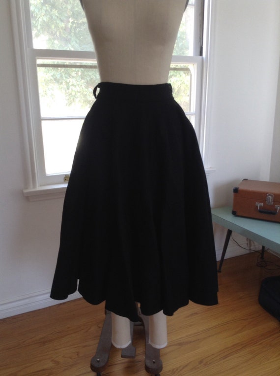 Jet Black Wool Felt Circle Skirt w-28 Medium