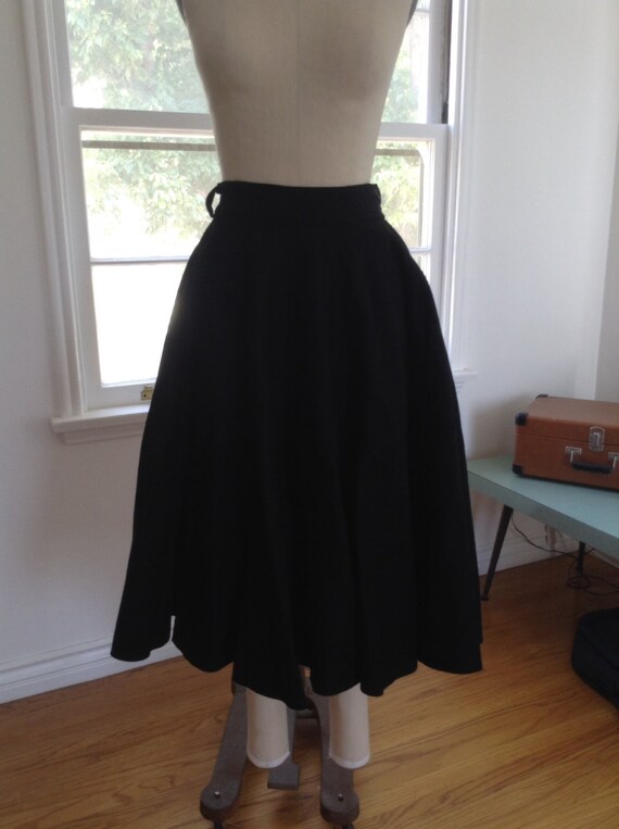 Jet Black Wool Felt Circle Skirt w-28 Medium