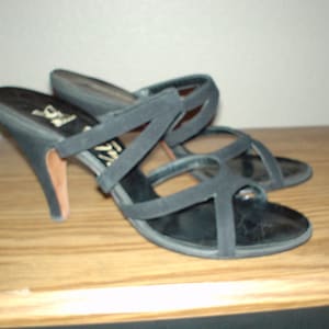 black strappy slides