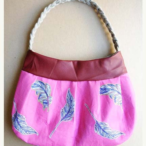 Sale - Feather Print Medium Shoulder Bag