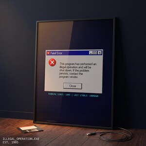 違法操作ポスター | Windows 95 エラーアート | レトロテック壁飾り | ウォールアート | オフィス装飾 | レトロポスター | オタク向けギフト | ピクセルアート