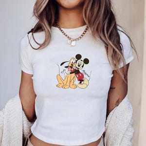 Puede incluir: Un juego de tres tazas de cer&aacute;mica con un acabado moteado y mate. Las tazas son de color crema, gris claro y gris oscuro. Cada taza tiene un dise&ntilde;o simple y minimalista y un asa redondeada.