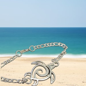 Sea Turtle Bracelet on a Chain - Ocean-inspired Jewelry for the beach lover