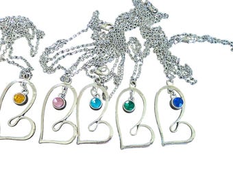 Collar de concienciación: colgante de corazón con dijes para diversas causas - 21 pulgadas