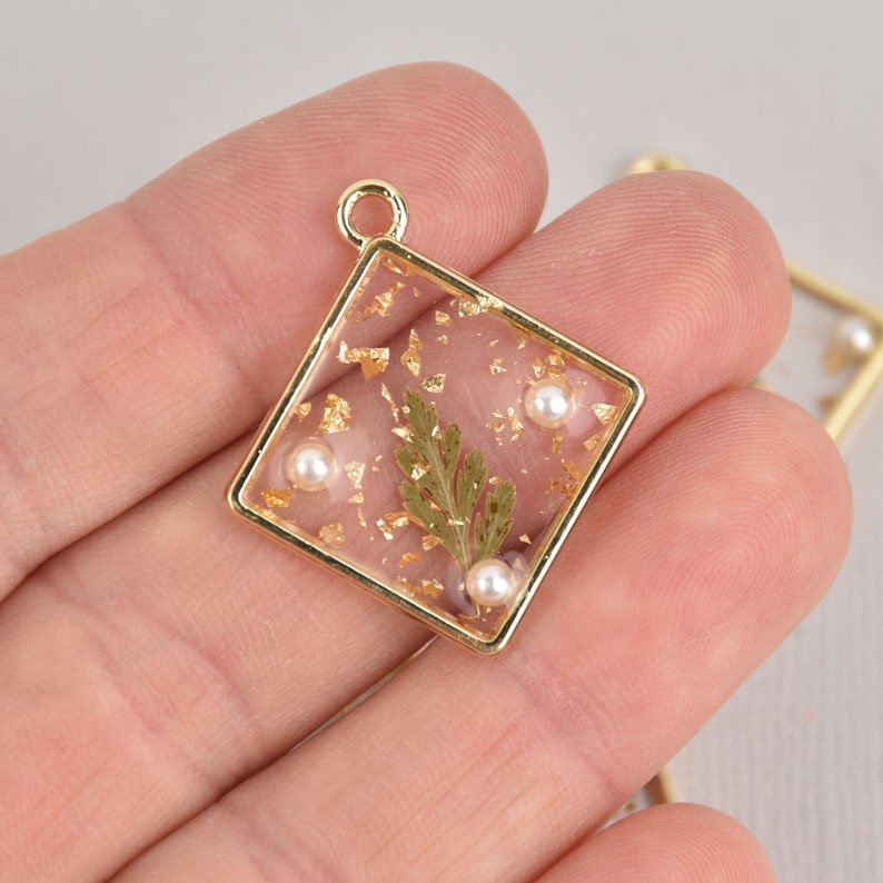 2 Pressed Flower Gold Charms Square Resin With Faux Pearls Etsy