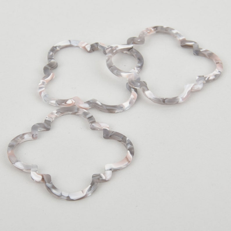 4 Acrylic Clover Flower Charms GRAY MIST Terrazzo Gray and White 2 chs5633