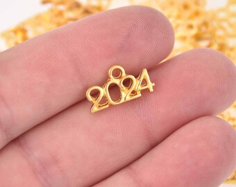 10 Gold 2024 Graduation Charms, chs7967