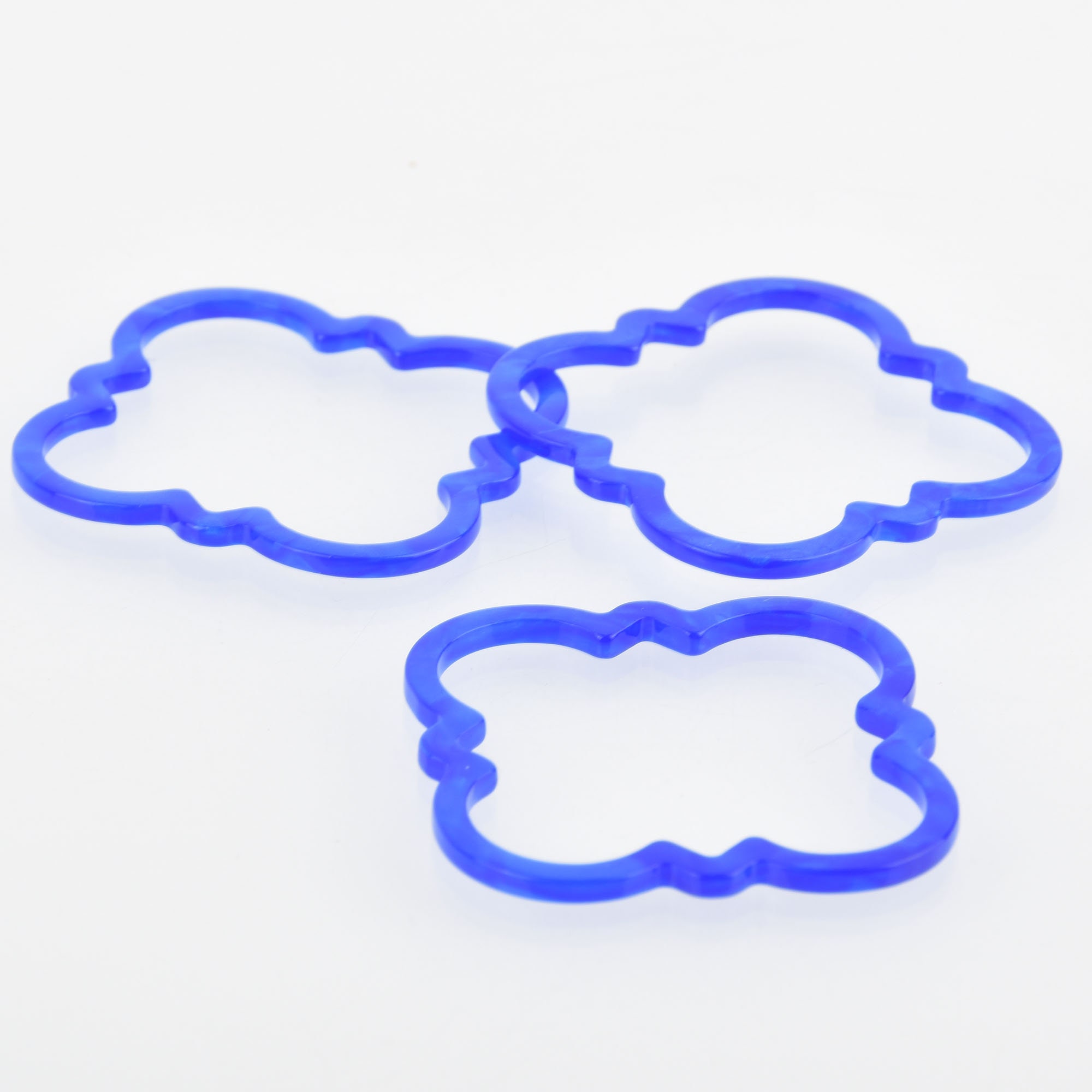 4 Acrylic Clover Flower Charms ROYAL BLUE PEARL Terrazzo 2