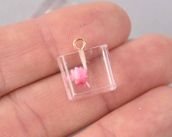 2 Pink Pressed Flower Cube Charms, Clear resin with dried flower, 14mm, chs7871