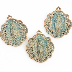 5 Light Gold Relic Charm Pendants, Green Verdigris Patina, religious medal coin charms, Gold plated metal, 34x29mm, chs3467 image 3