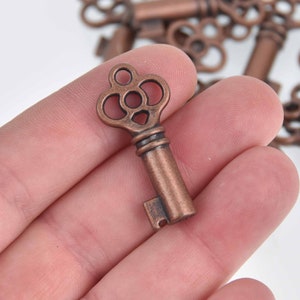 5 Copper Key Charms, 1-3/8&quot;, chs7578