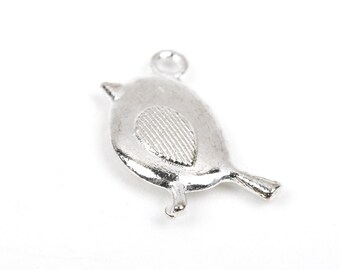 4 colgantes de pájaro gordo bañados en plata, diseño de doble cara, 20 x 17 mm chs1756
