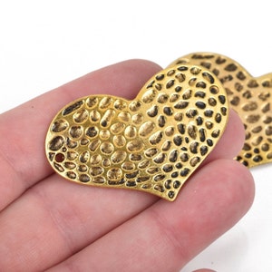 4 Large Gold Sideways HEART Connector Links, hammered oxidized metal, 47x32mm, chg0448