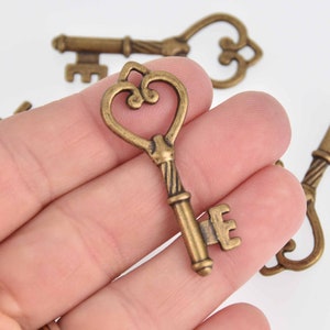 5 Bronze Key Charms, 1.75&quot;, chs7674