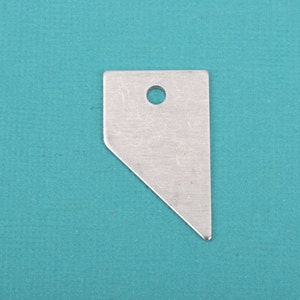10 ALUMINUM NEVADA STATE Stamping Blanks, Shape of State, Design Metal Stamping Blanks, 31x19mm, 18 gauge, msb0320