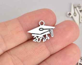 10 pcs 2024 Graduation Cap Charm Pendants, Class of 2024 graduation charm chs7221