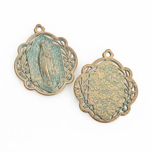 5 Light Gold Relic Charm Pendants, Green Verdigris Patina, religious medal coin charms, Gold plated metal, 34x29mm, chs3467 image 4