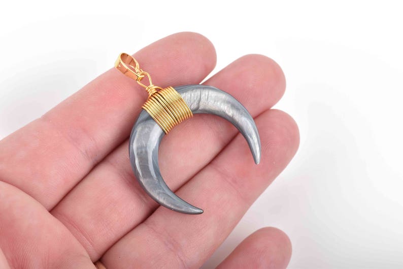 Gold Wire Wrap Denim Blue Double Horn Charm Pendant Crescent Horn Dyed Mother-of-Pearl Shell 35mm chs3037 Upside Down Moon 1-38