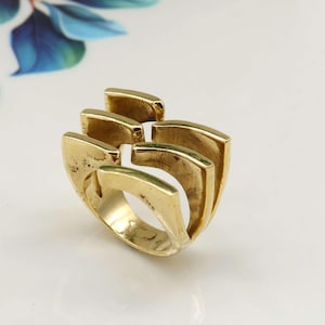 Anillo de latón dorado vintage con garras entrelazadas / Anillo llamativo y grueso / Anillo apilable geométrico abstracto para hombres y mujeres.