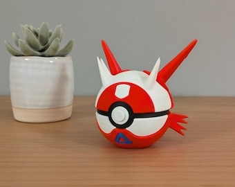 Latias Ball | Themed Collector Ball