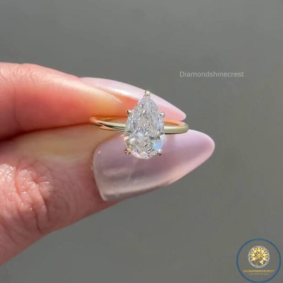 Pear Cut Diamond Engagement Ring in Yellow Gold – Teardrop Solitaire ...