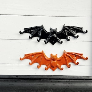 Victorian Black Gothic Bright Orange Cast Iron Bat Jewelry Hook Holder Trend Key Wall Hook Bat Clothes Hook Flying Mammals Tote Bag Holder