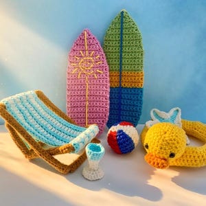 Patrón de crochet para juguetes de playa: mini casa, silla de playa, tabla de surf, estrella de mar y descarga digital en PDF.