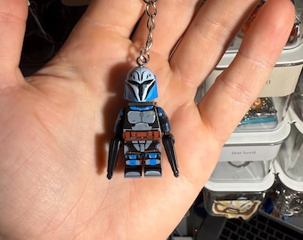 Portachiavi con minifigure di Bo Katan da The Mandalorian - Regalo di Star Wars per geek, nerd, amici, fidanzati, partner